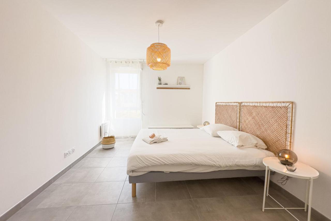 Appart Avec Terrasse Et Parking A 2 Min Du Metro Marsella Exterior foto